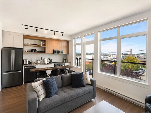 4 of 19 - 515 Chatham St 415, Victoria, BC