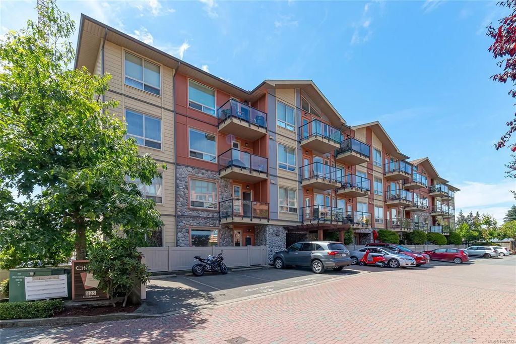 825 Goldstream Ave 401, Langford