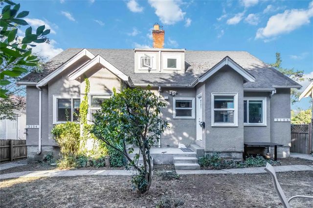 2 of 50 - 3104-3106 Richmond Rd, Saanich, BC
