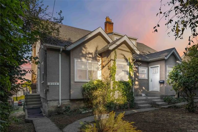 4 of 50 - 3104-3106 Richmond Rd, Saanich, BC