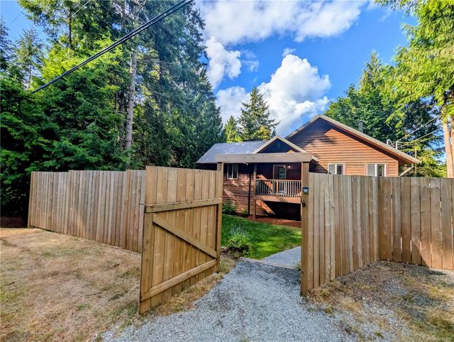 2 of 28 - 1018 Bertha Ave, Gabriola Island, BC
