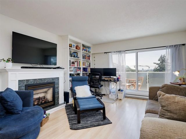 2 of 25 - 710 Lampson St 405, Esquimalt, BC