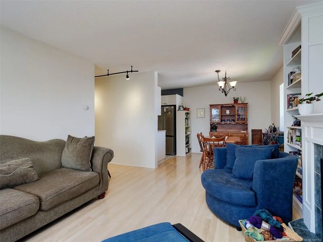 5 of 25 - 710 Lampson St 405, Esquimalt, BC