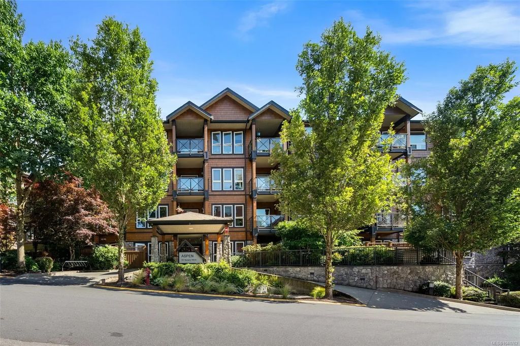 101 Nursery Hill Dr 105, View Royal