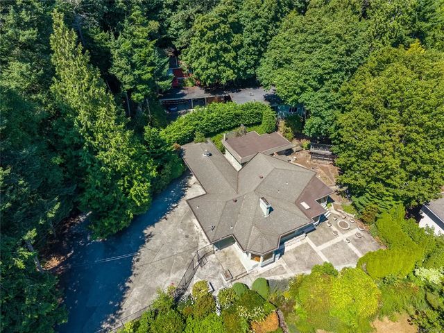 5 of 77 - 4916 Lochside Dr, Saanich, BC