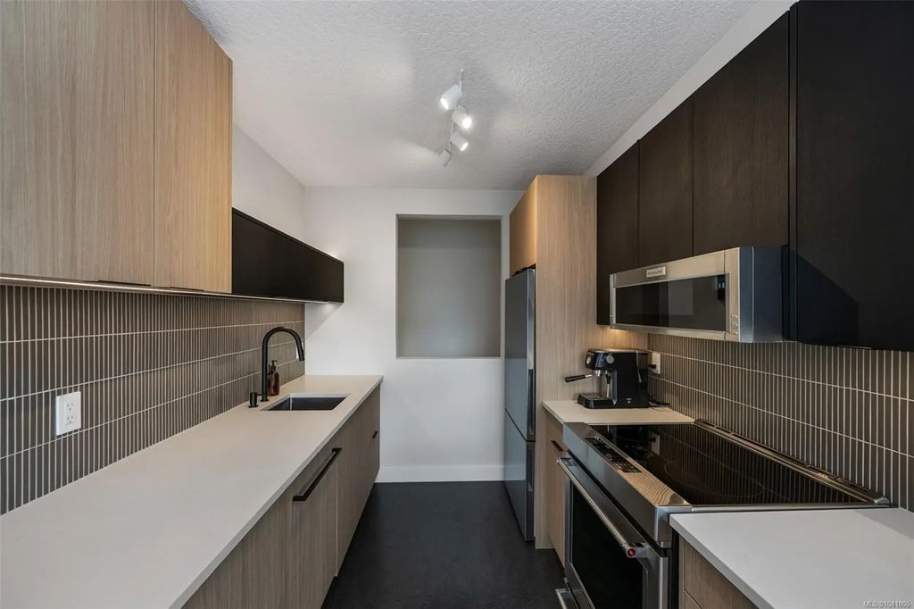 1030 Yates St 509, Victoria