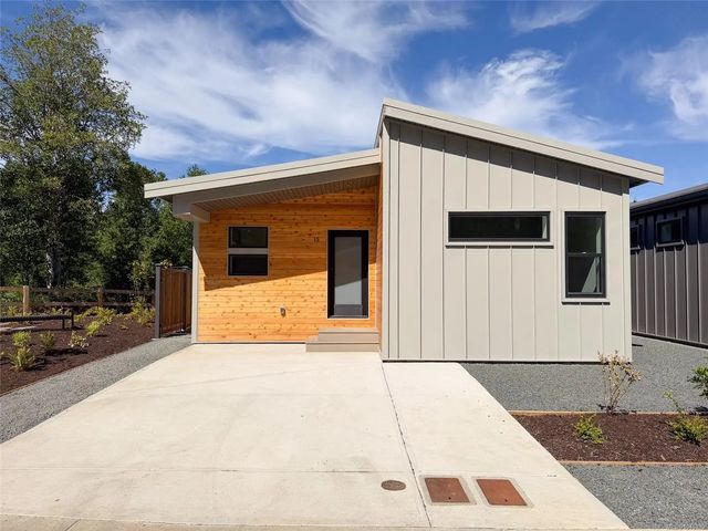 3 of 19 - 3025 Royston Rd 15, Cumberland, BC