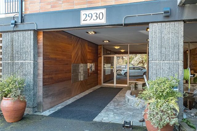 3 of 44 - 2930 Cook St 301, Victoria, BC