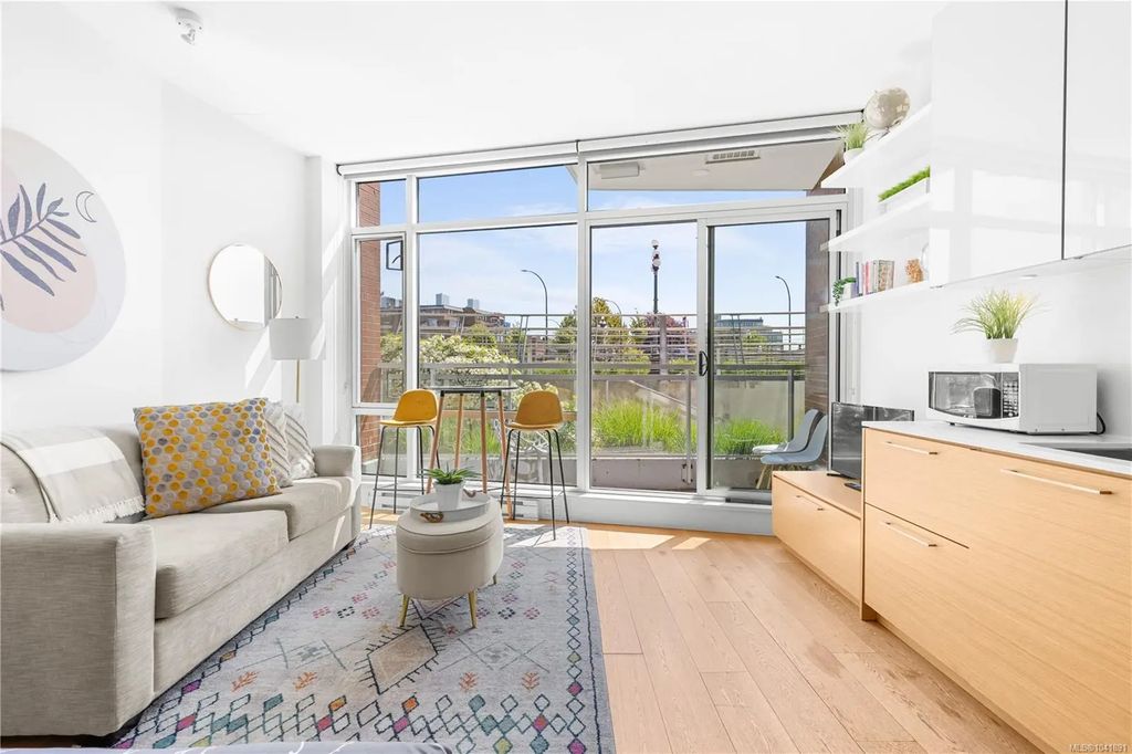 456 Pandora Ave M09, Victoria