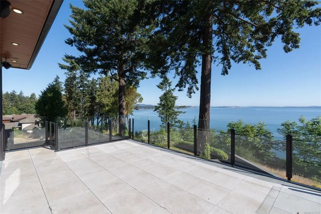 2 of 65 - 4599 Cordova Bay Rd, Saanich, BC