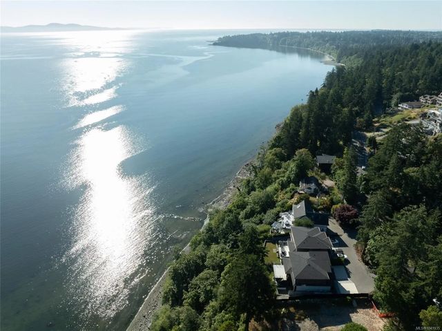 4 of 65 - 4599 Cordova Bay Rd, Saanich, BC