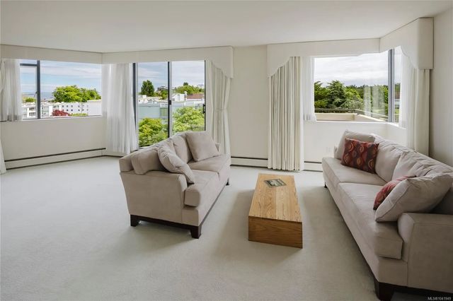 2 of 29 - 1420 Beach Dr 603, Oak Bay, BC