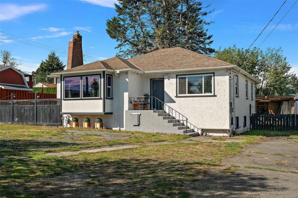 6484 Sooke Rd, Sooke