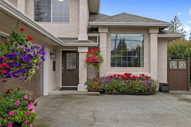 2 of 82 - 779 Mulholland Dr, Parksville, BC