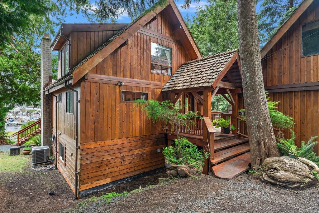 8595 Glenview Rd, Port Hardy