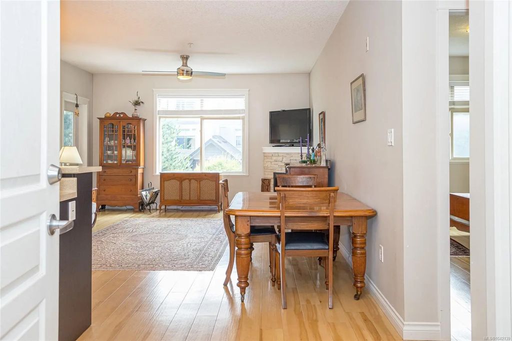 2117 Meredith Rd 207, Nanaimo