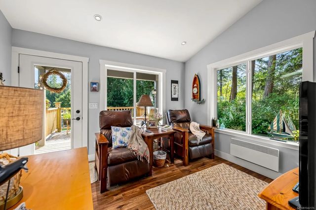 4 of 33 - 1495 Baikie Rd, Denman Island, BC