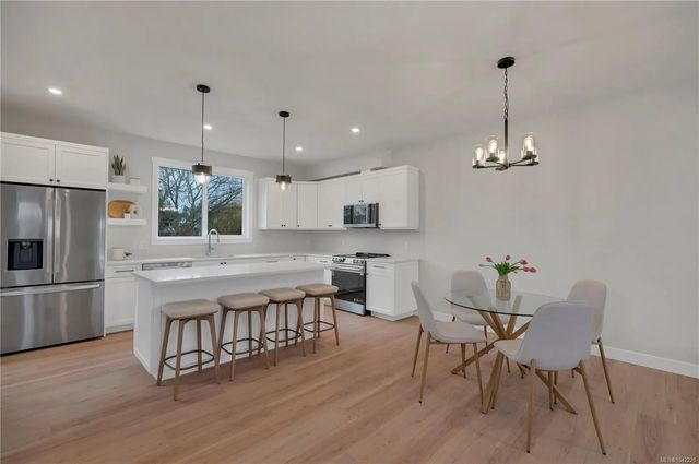 3 of 34 - 2022a Galerno Rd, Campbell River, BC