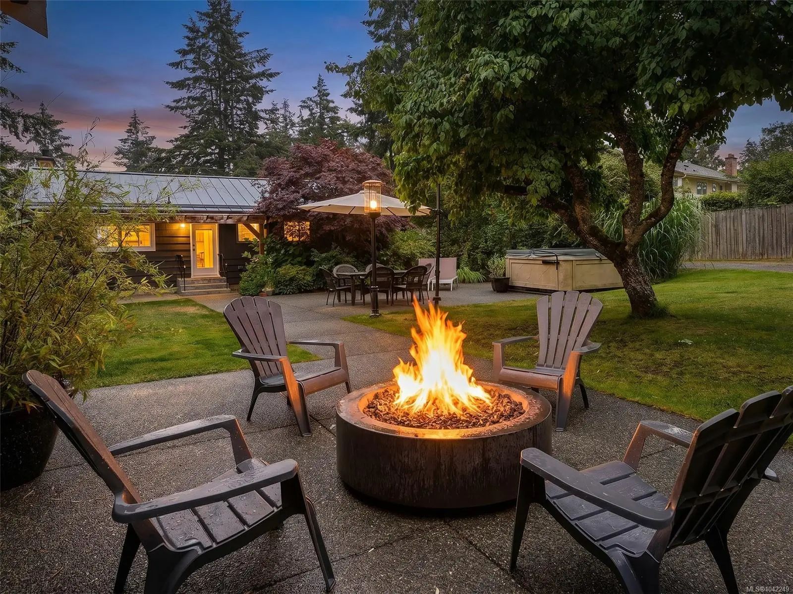 8508 Ebor Terr, in the city of North Saanich Real Estate in BC by ,