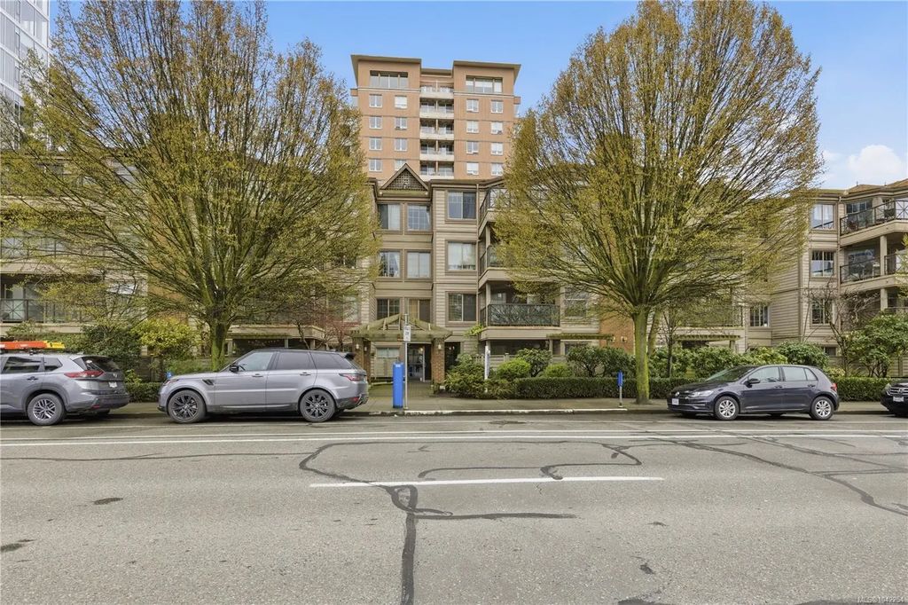 935 Johnson St 305, Victoria