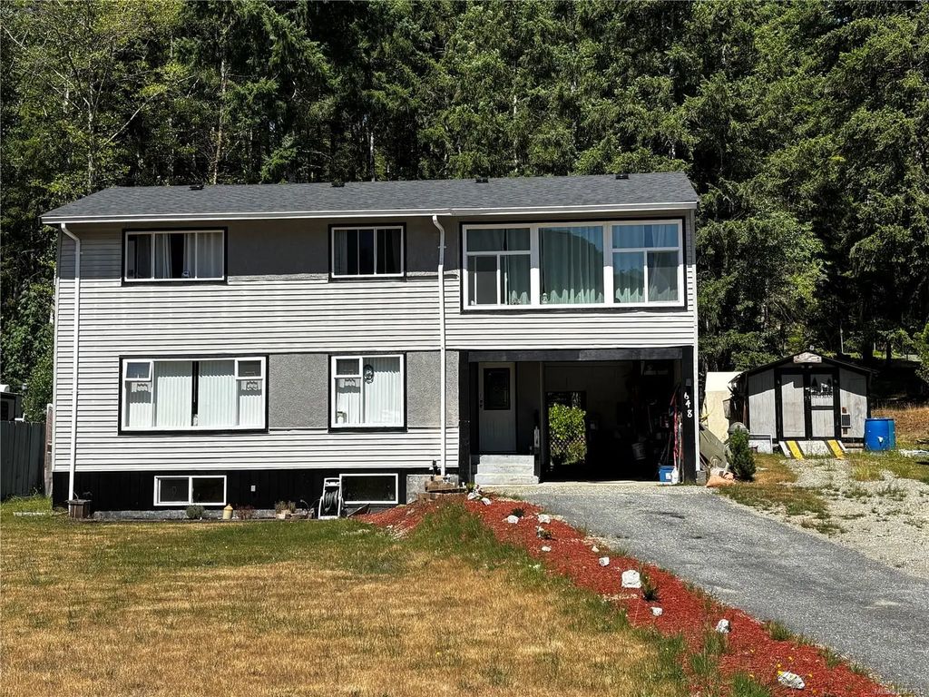 648 Nimpkish Dr, Gold River