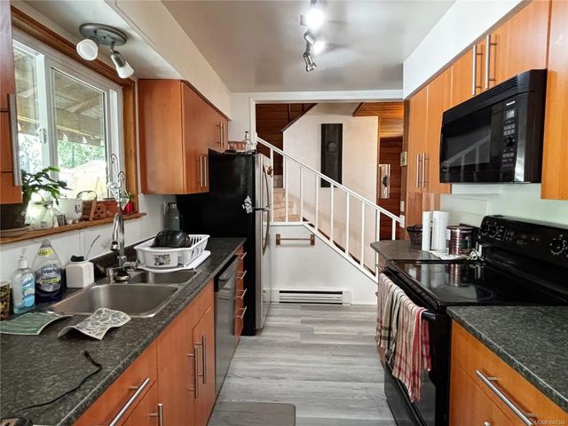 2 of 25 - 648 Nimpkish Dr, Gold River, BC