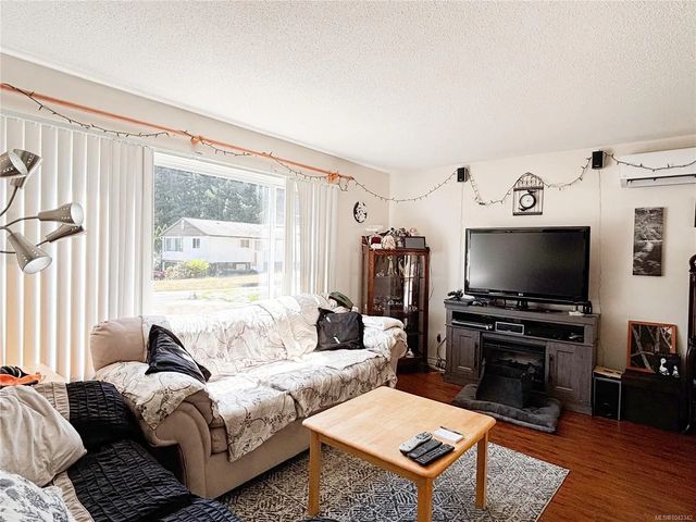 4 of 25 - 648 Nimpkish Dr, Gold River, BC
