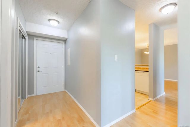 3 of 41 - 8 White St 10, Ladysmith, BC