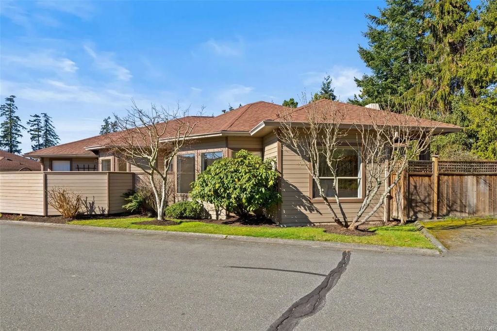 4515 Pipeline Rd 601, Saanich