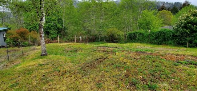 4 of 7 - 8 Freda Rd, Tahsis, BC