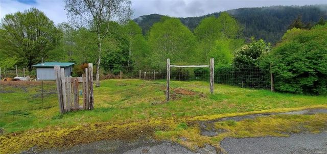 5 of 7 - 8 Freda Rd, Tahsis, BC