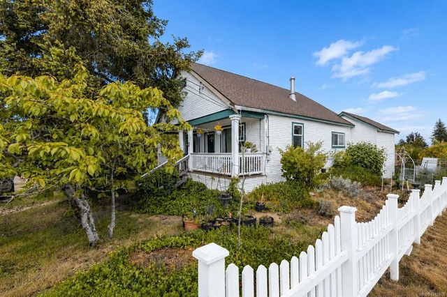 3 of 23 - 654 Farquhar St, Nanaimo, BC