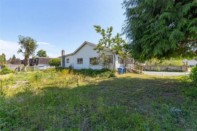 3 of 15 - 675 Powell St, Duncan, BC