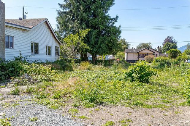 4 of 15 - 675 Powell St, Duncan, BC