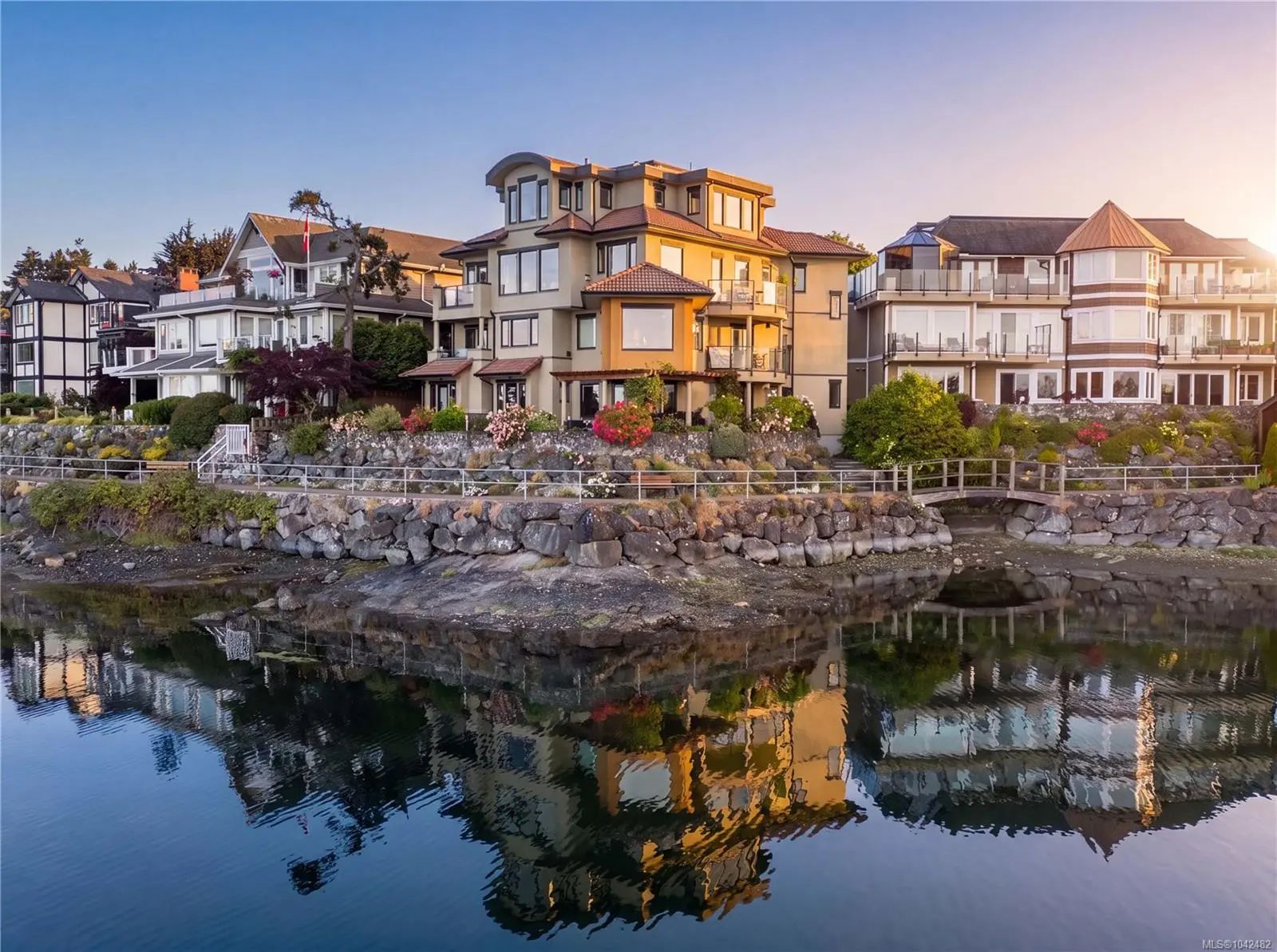 Residential Real Estate for Sale located in the neighborhood of Villa Isabella, in the city of Sidney, BC