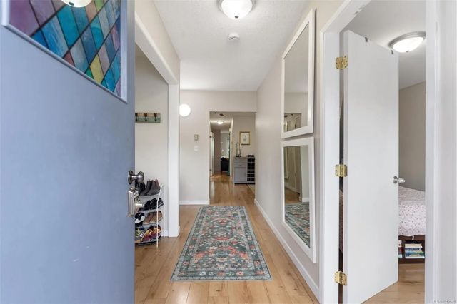 3 of 31 - 941 Inskip St, Esquimalt, BC
