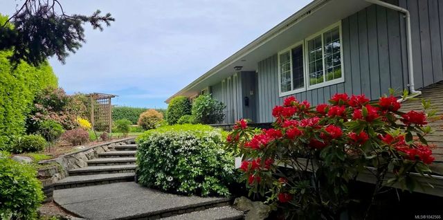 2 of 74 - 10502 Jocelyn Pl, Sidney, BC