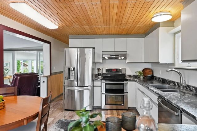 3 of 35 - 150 Corfield St N 26, Parksville, BC