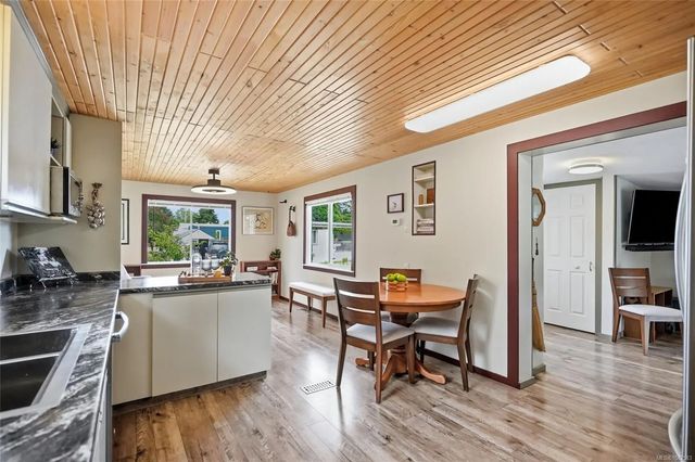 4 of 35 - 150 Corfield St N 26, Parksville, BC