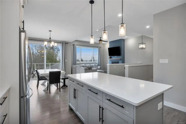 2 of 46 - 127 Ray Knight Dr, Ladysmith, BC