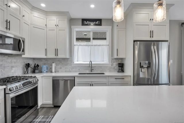 4 of 46 - 127 Ray Knight Dr, Ladysmith, BC