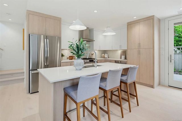 5 of 37 - 920 Island Rd 1, Oak Bay, BC