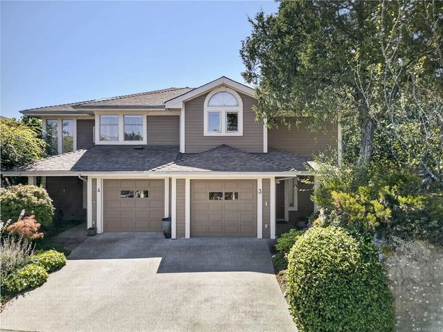 2 of 49 - 111 Fulford-ganges Rd 3, Salt Spring, BC