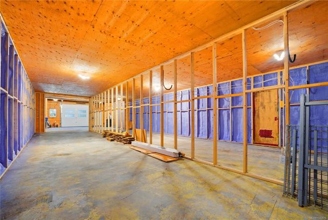 3 of 14 - 1935 Waring Rd, Cassidy, BC