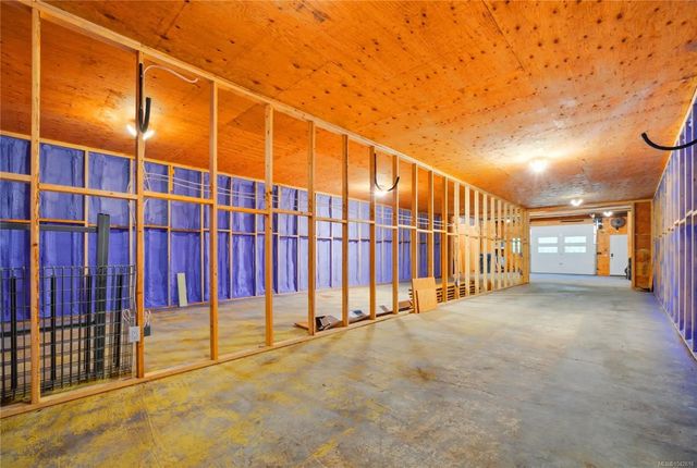 5 of 14 - 1935 Waring Rd, Cassidy, BC