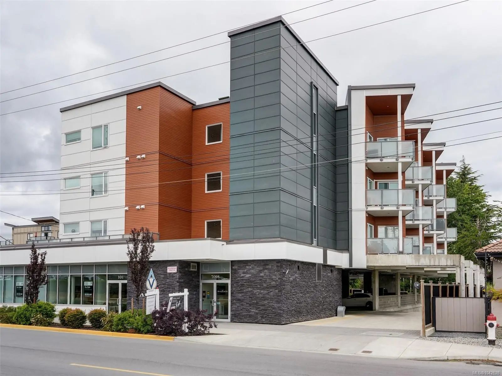 Residential Real Estate for Sale at 7098 Wallace Dr 203 in the city of Central Saanich by MLS #1042628