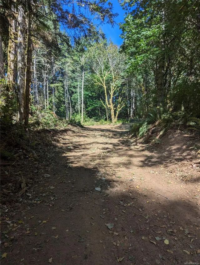 4 of 8 - 4592 Beckingham Rd, Metchosin, BC