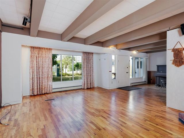 2 of 32 - 1232 Richardson St, Victoria, BC
