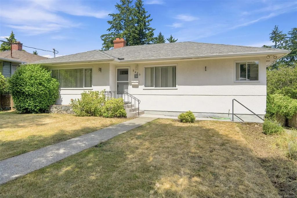 2430 Camelot Rd, Saanich