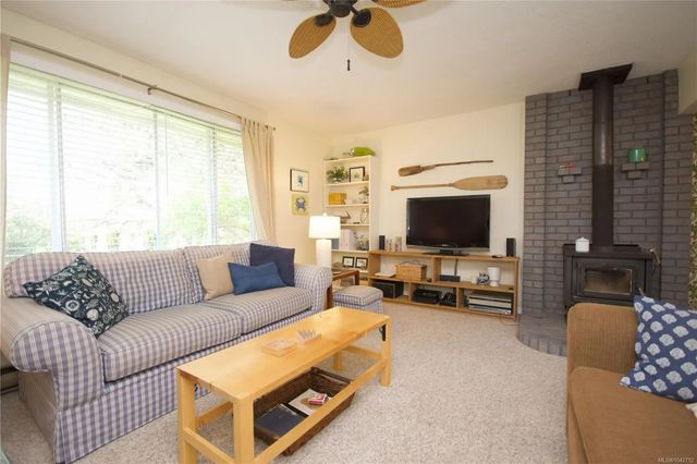 4 of 10 - 603 Johnstone Rd, Parksville, BC